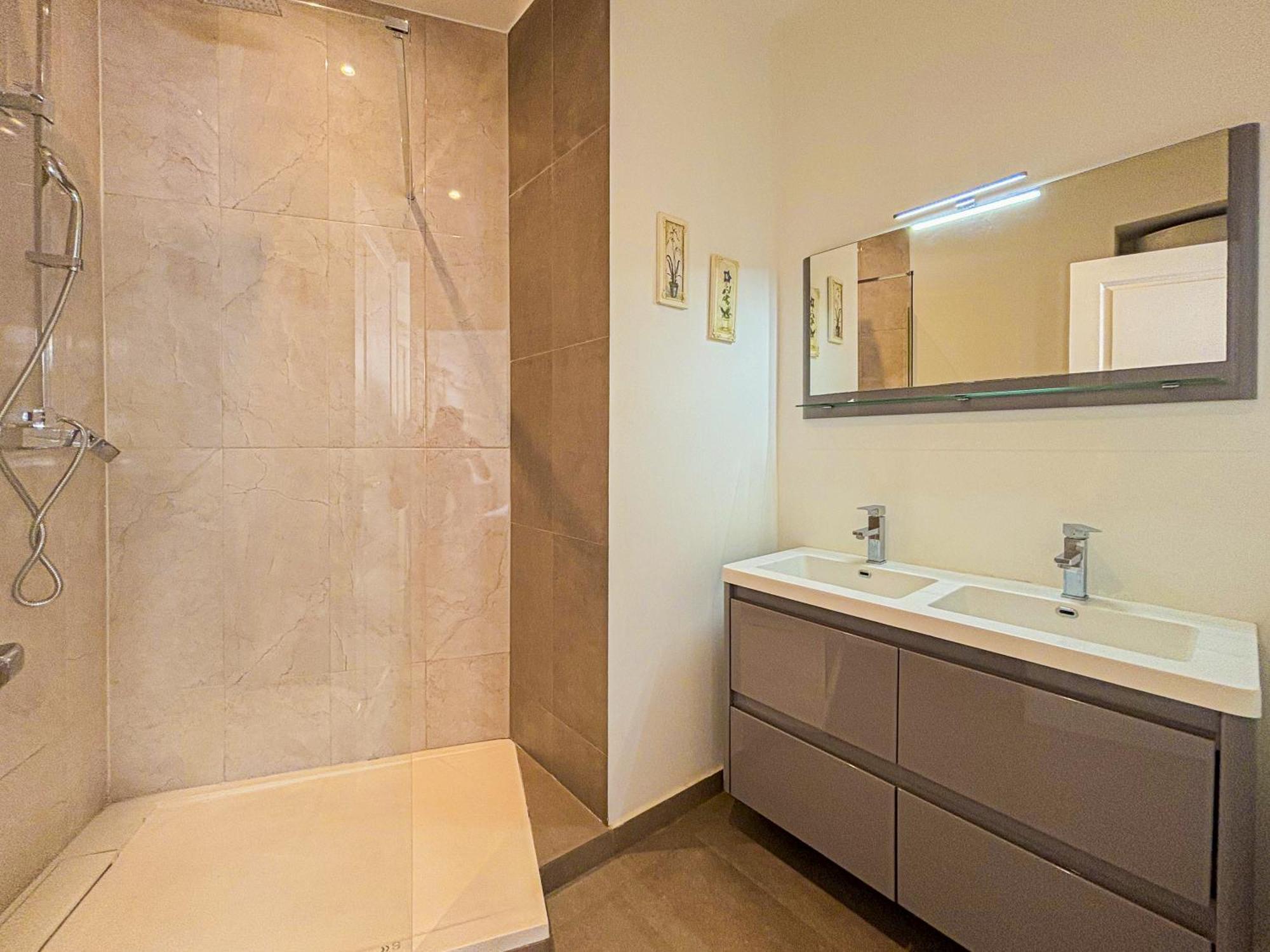 Gambetta - Wifi, 2pers, Hyper Center Nizza